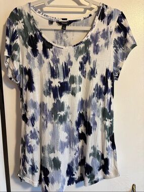 Worthington White Scoop Neck Tee with Navy and Olive Brushstroke Print